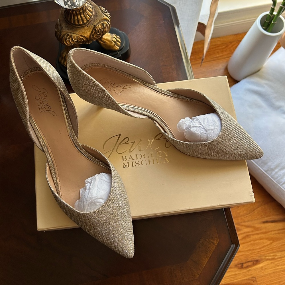 Badgley Mischka Jewel Collection Gold Heels.  Worn once and so COMFORTABLE.
